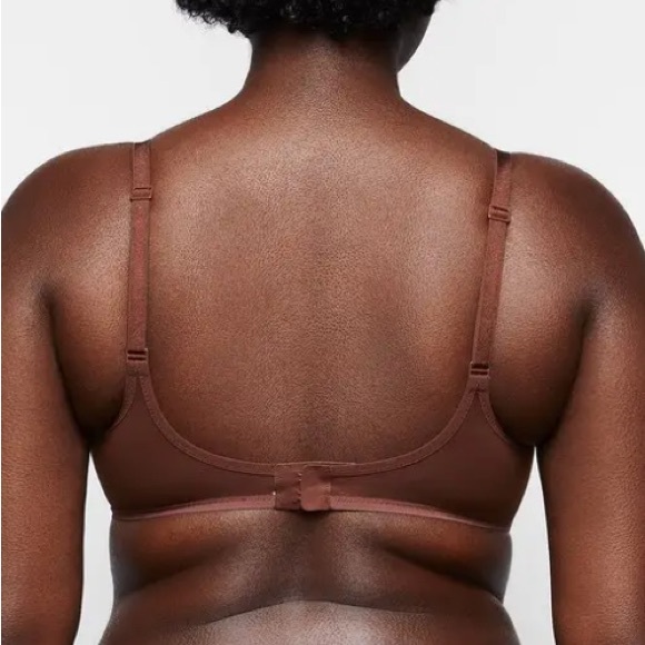 Skims Ultra Fine Mesh Scoop Bra - Mahogany - Picture 3 of 8